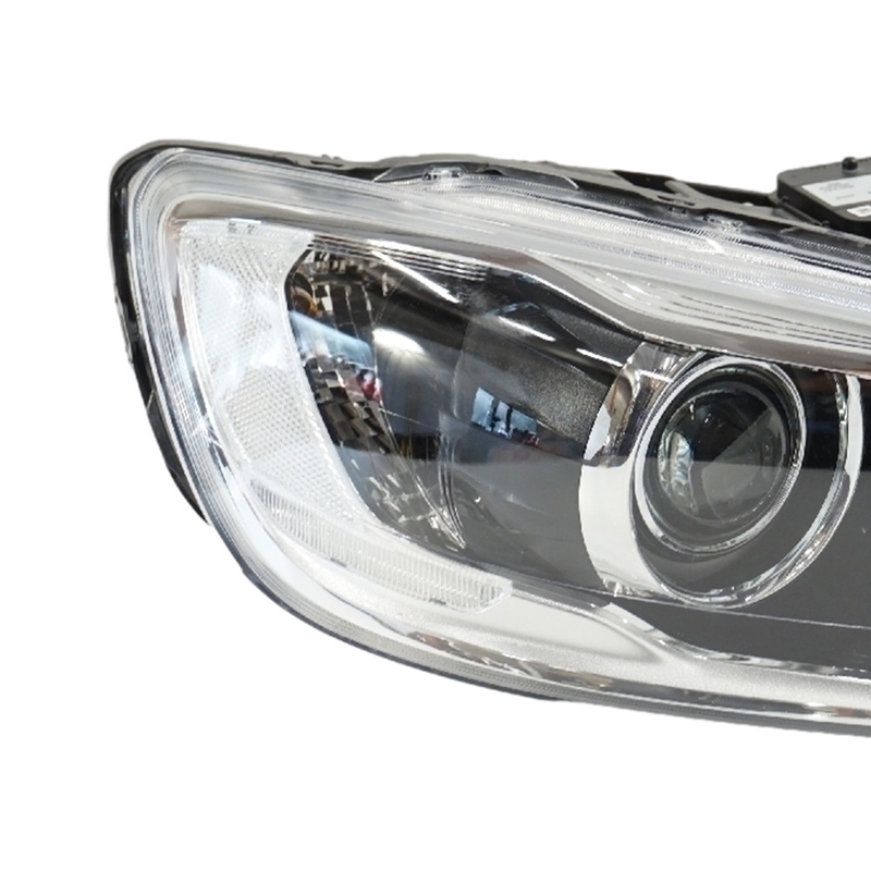 Auto Spare Part Front Right Headlight 31698819  SGS Certified