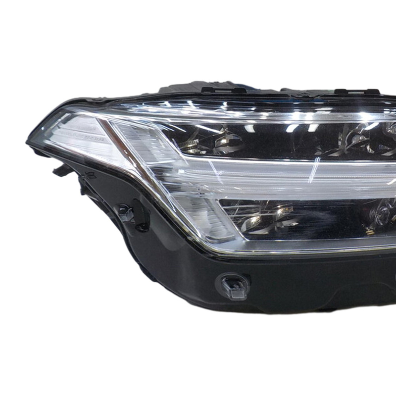 31655775 Auto Spare Part Right Hand Headlight For 